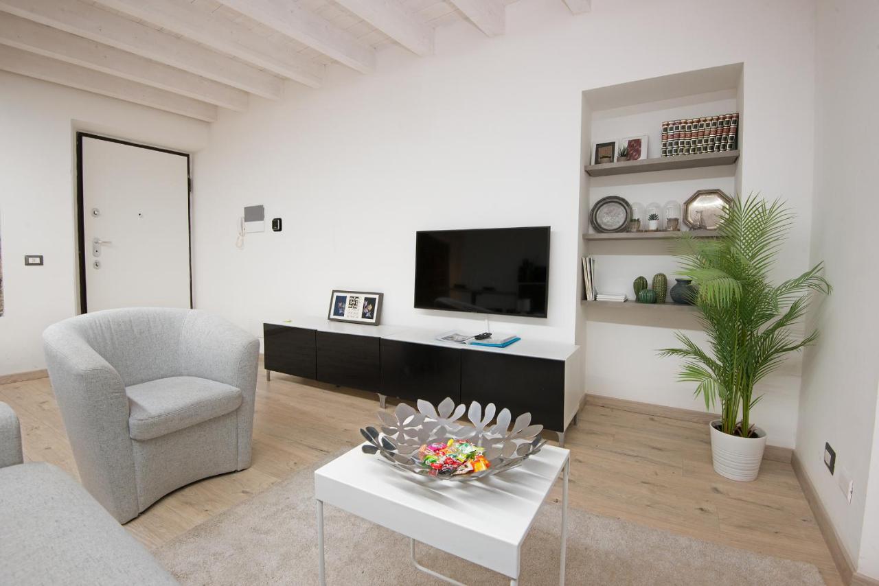 Larius Apartment Como Exteriör bild
